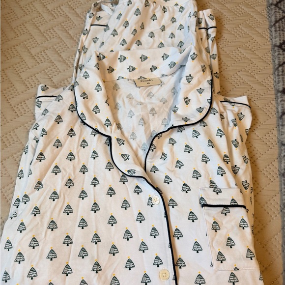 Comfrt Brand Pajamas - Picture 2 of 6